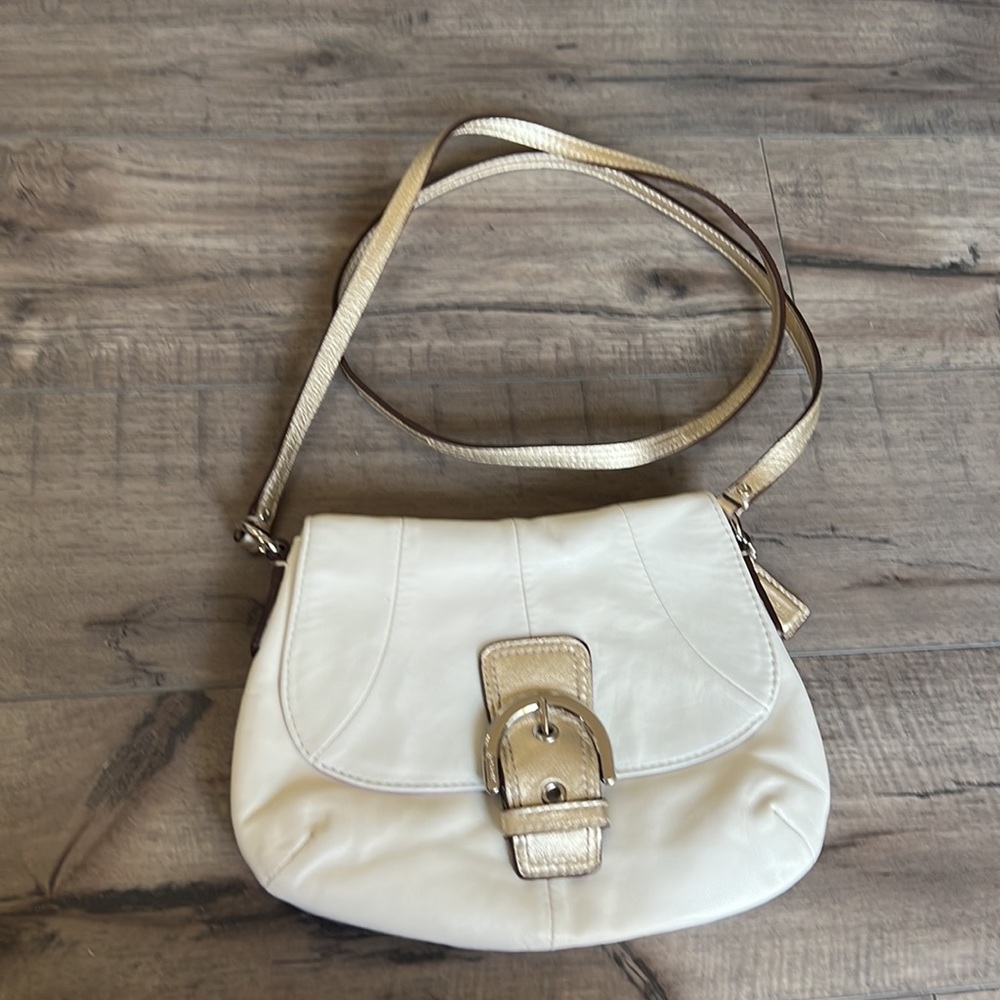 Coach SoHo signature crossbody purse - Picture 4 of 10